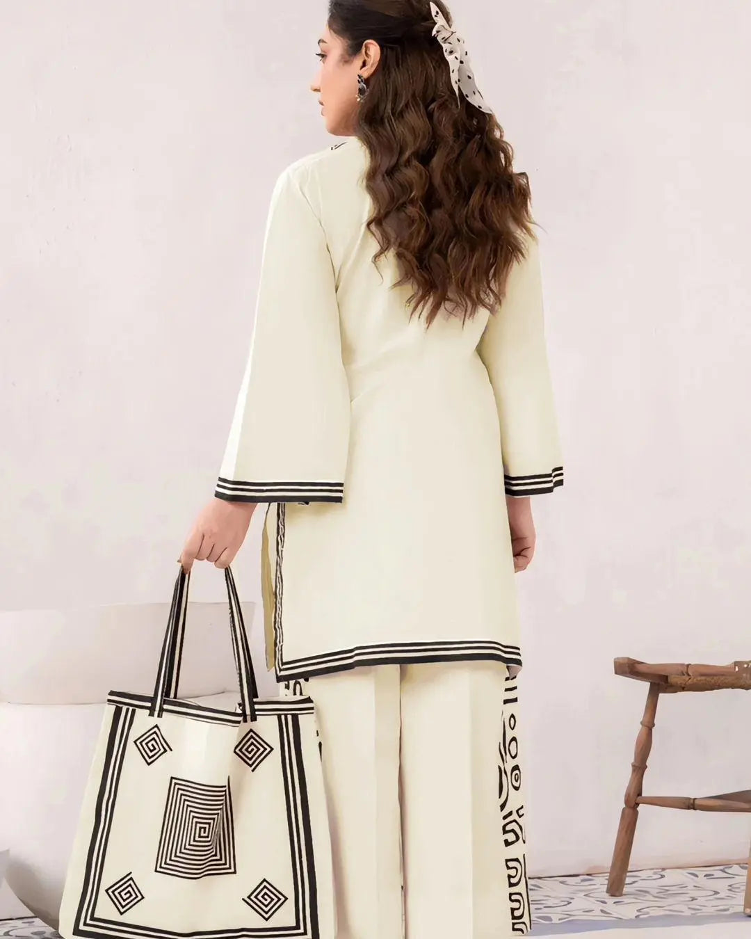 2Pcs Women's Elegant Stitched Embroidered Suit Hype Hem