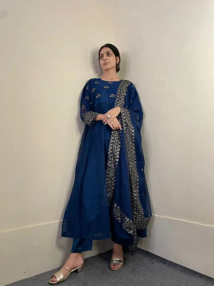 3pcs Stylish Women's Stitched Chiffon Full Flare Embroidered Maxi Hype Hem